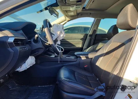 2021 Nissan Altima Sr z USA, uszkodzony, nr VIN 1N4AL4CV8MN329151